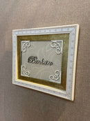 Quadro p/ Porta de Banheiro - Dourado e Branco